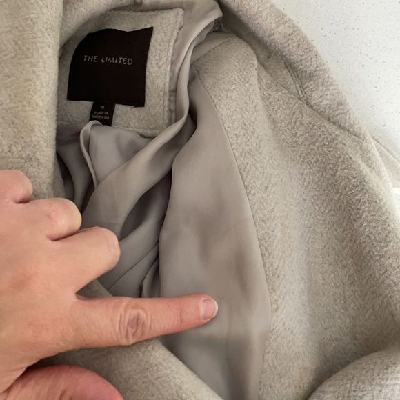 Classic oatmeal colored pea coat w/ optional belt - Picture 8 of 8